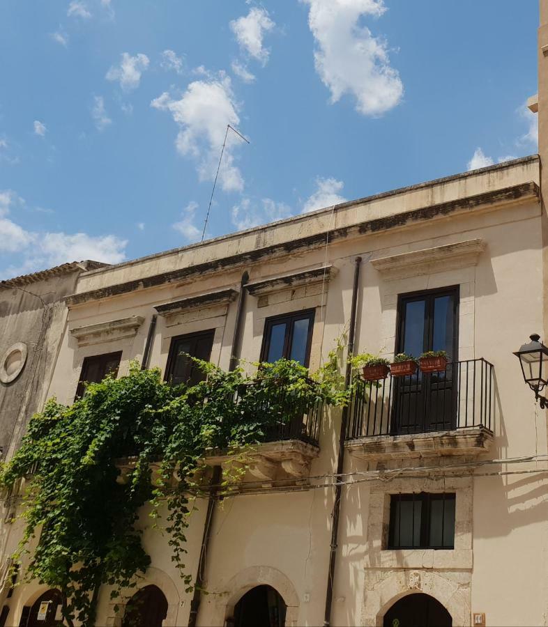 Dimora Montalto,Indipendente Con Terrazzo Privato Villa Syracuse Luaran gambar
